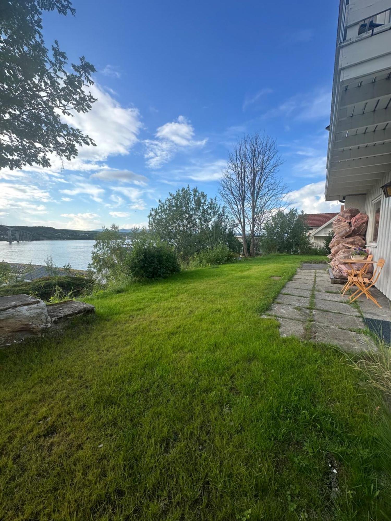 Gateway Senja Apartment Finnsnes Exterior photo